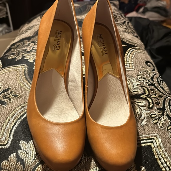 Michael Michael Kors Signature Women's Chantal Leather Platform Pump Size 10 - Picture 2 of 6